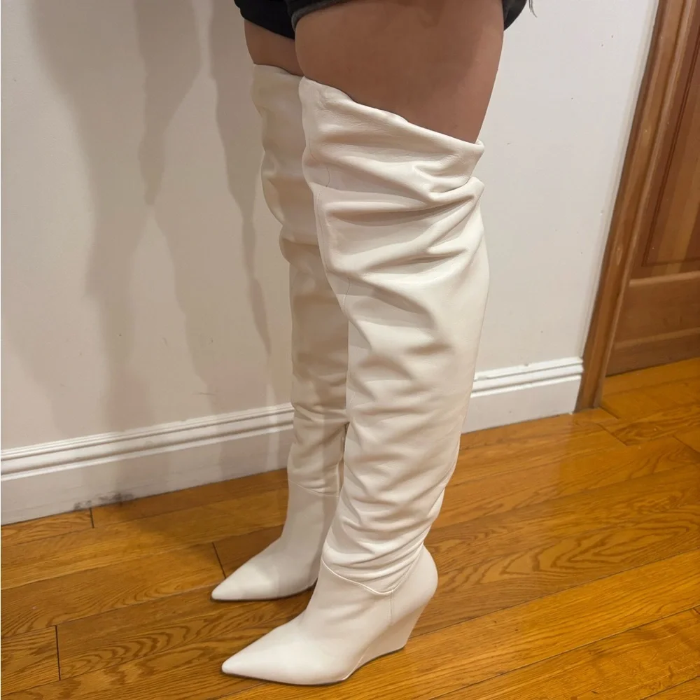 Stuart Weitzman Saloon 100 Wedge Boot in Cream, Size: 7.5